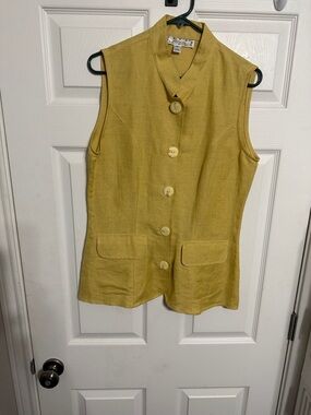 FRIENDS Mustard Yellow Sleeveless Button Front Top